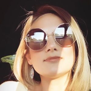 Meet your Posher, Rachel